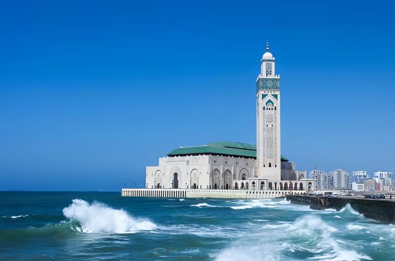 Menjelajahi 10 Masjid Terbesar di Dunia, Salah Satunya di Indonesia