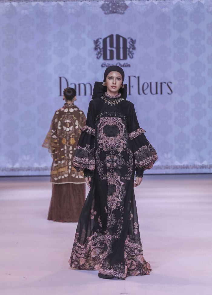 Paduan Tenun Ikat dan Motif Damask yang Mewah, Koleksi Terbaru Gita Orlin Rayakan Idul Fitri