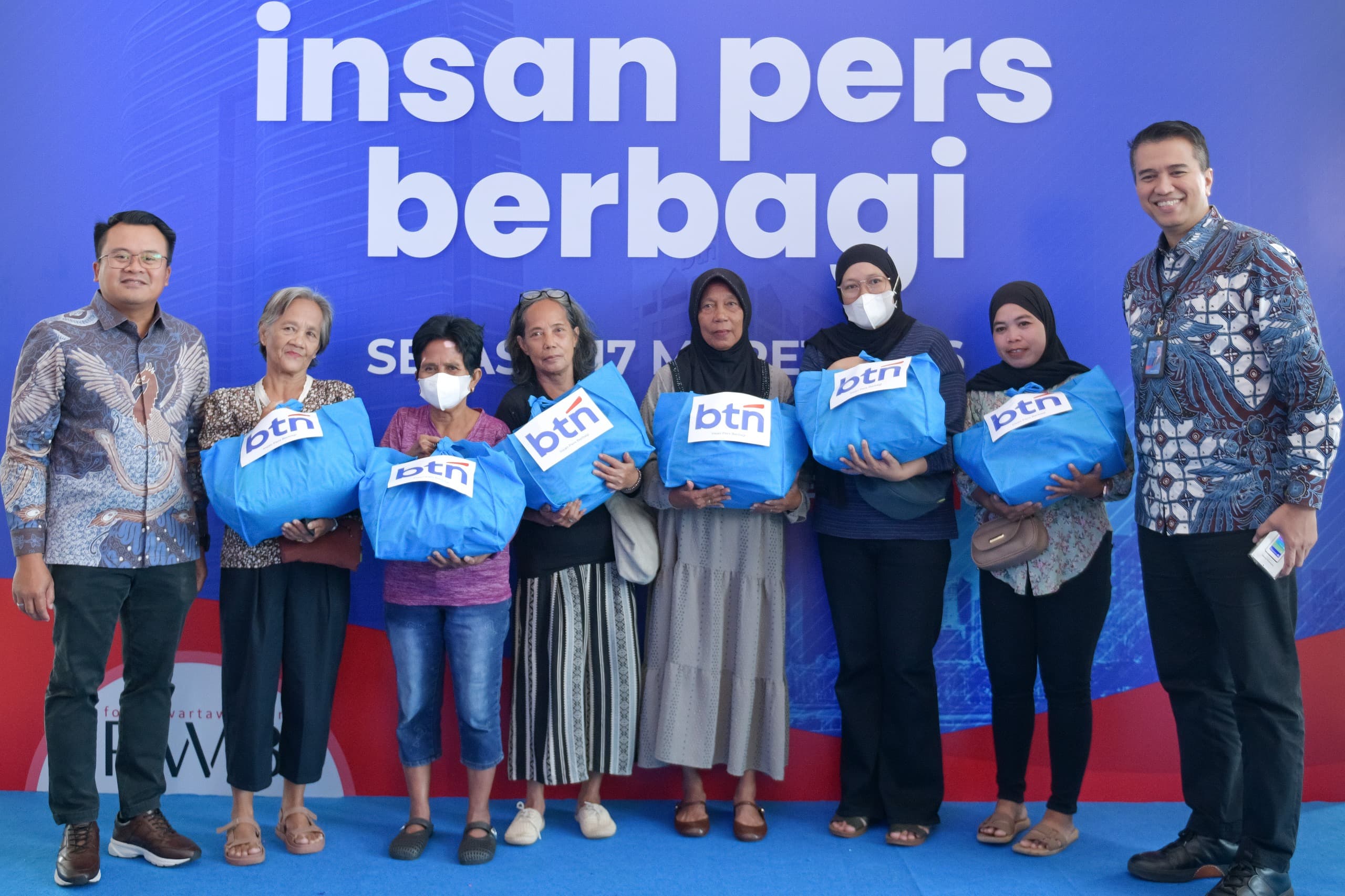 Sambut Lebaran, BTN Bersama Wartawan Bagikan 600 Paket Sembako untuk Warga