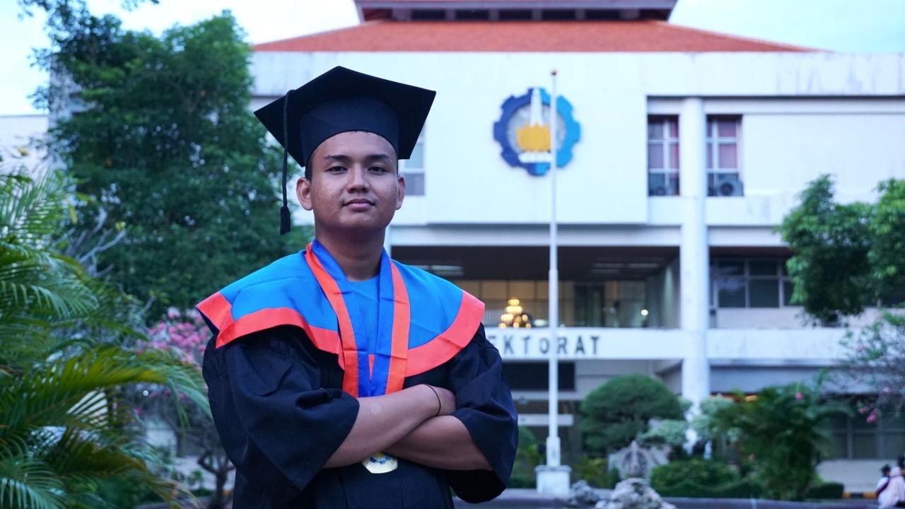 Ukir Prestasi Gemilang, Christopher dan Fadhli Sabet Predikat Wisudawan Terbaik ITS