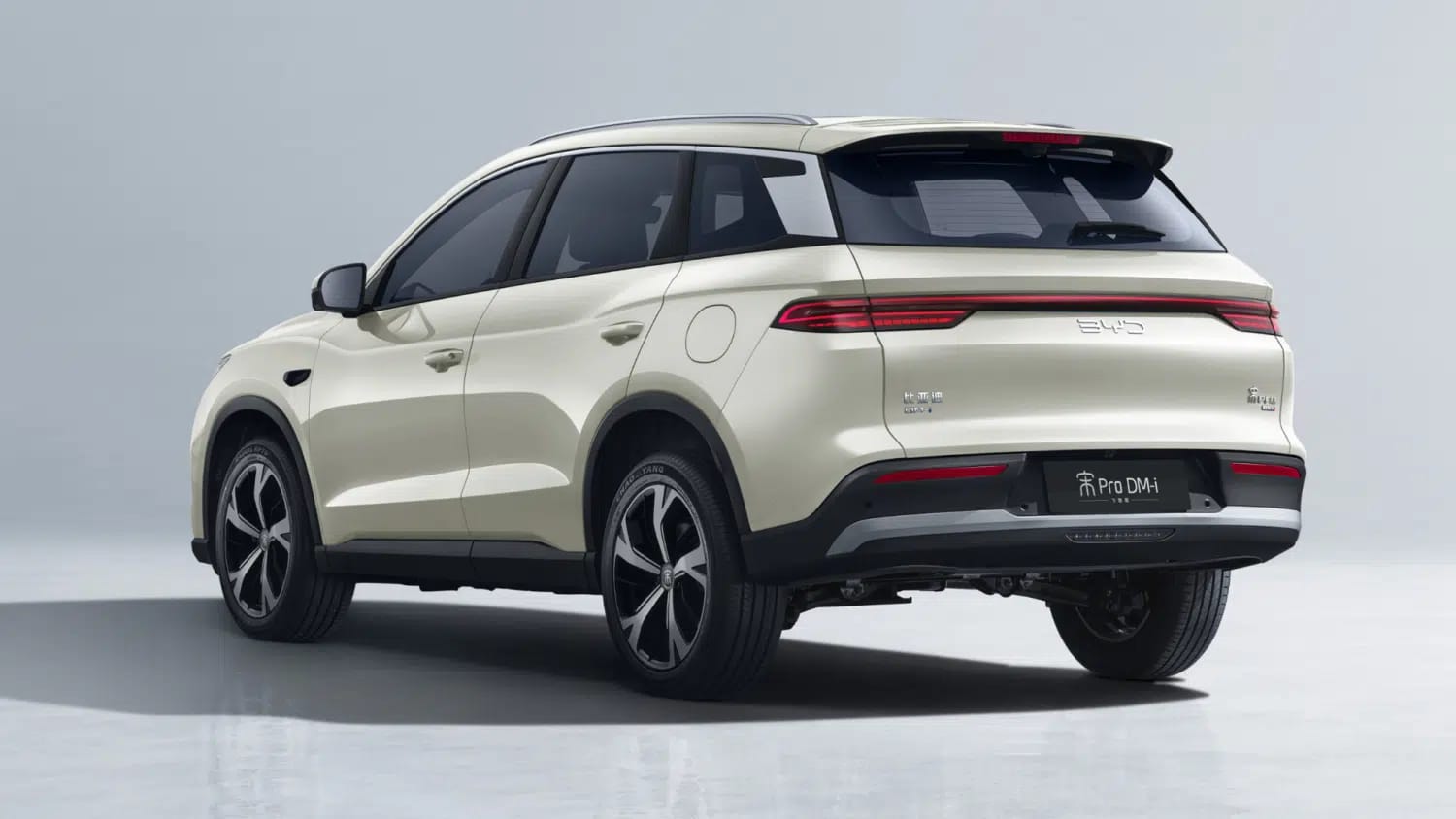 BYD Song Pro DM-i PHEV Crossover Dengan Jarak Tempuh Listrik 310 Km Mulai Dijual di China