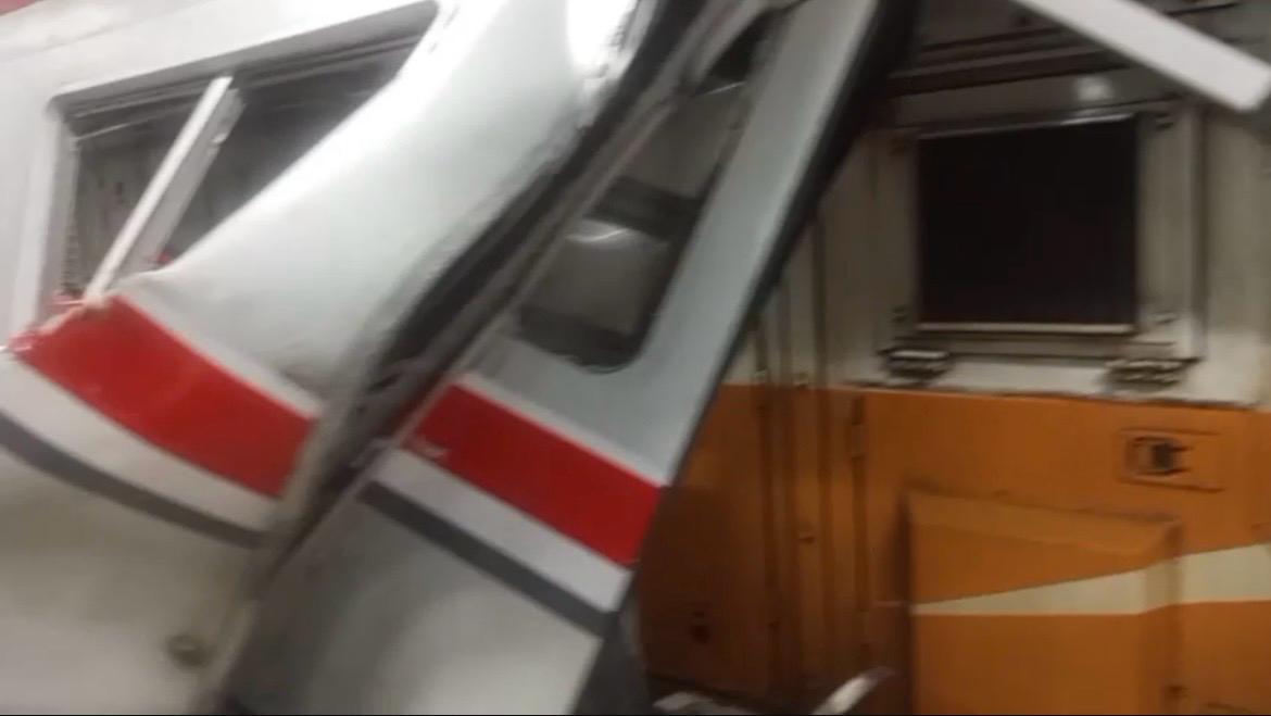 Kronologi Kejadian: Awalnya KRL Berhenti karena Tabrak Taksi, Lalu KRL Ditabrak KA Argo Bromo