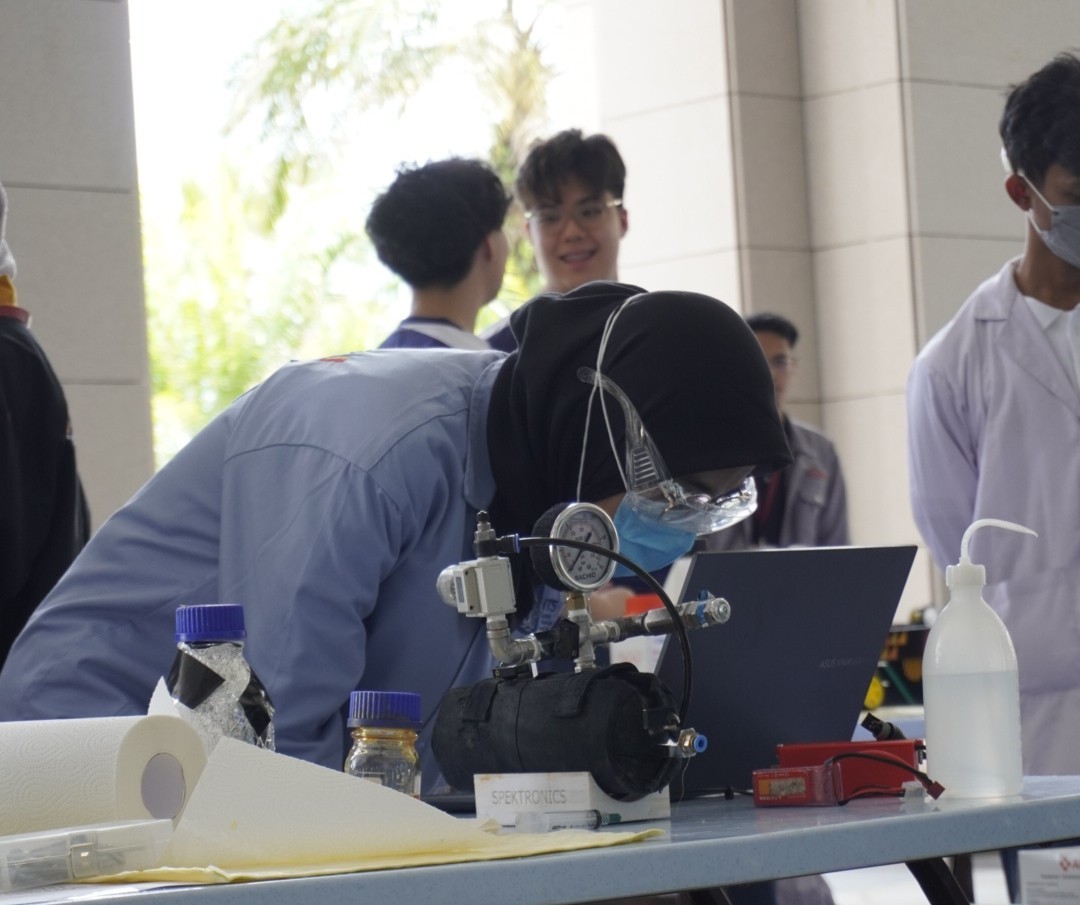 Bravo, Mobil Dodit Rancangan Tim Spektronics ITS Juara di Malaysia