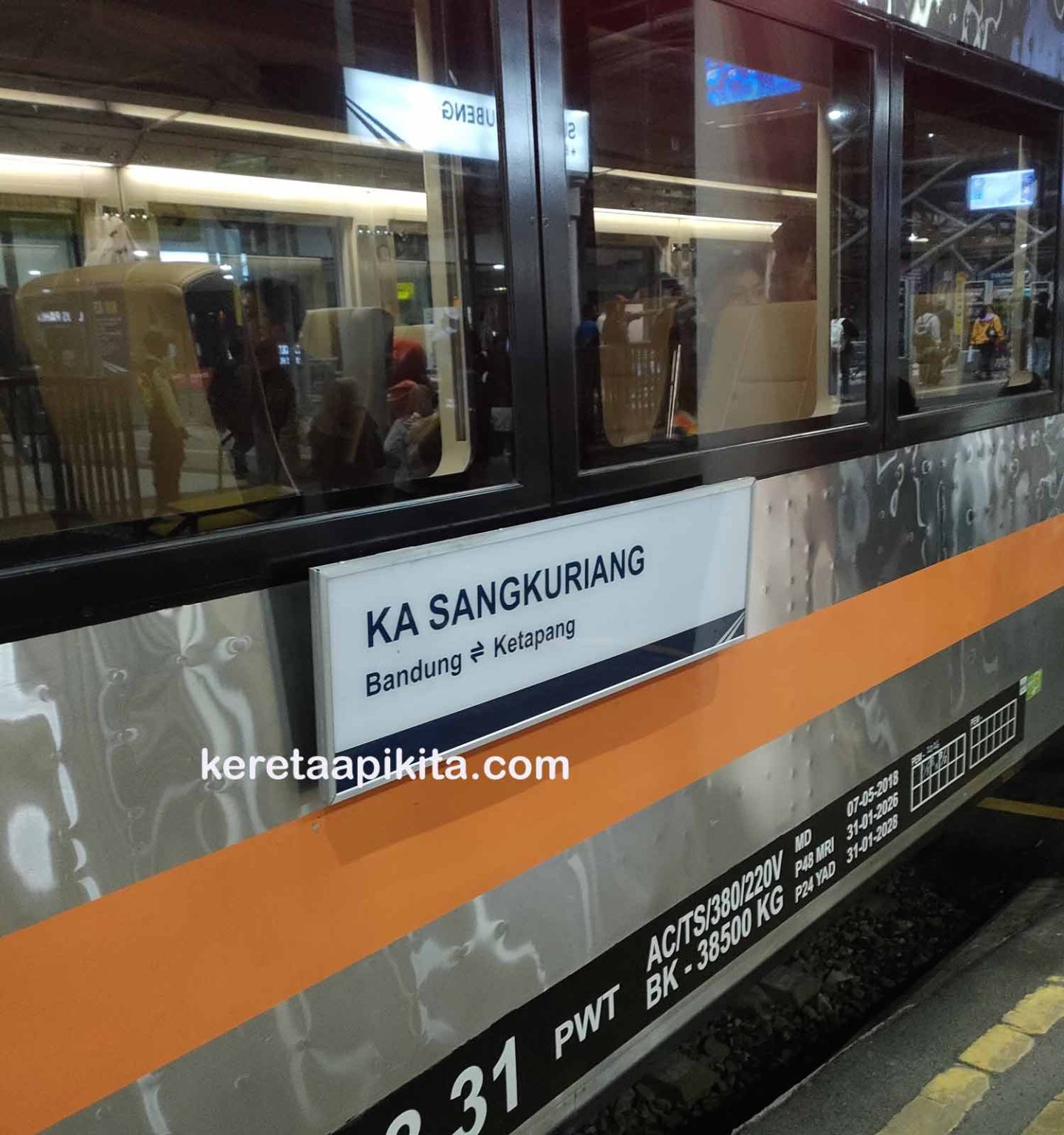 KA Sangkuriang, Menghubungkan Bandung-Banyuwangi dalam Waktu 16 Jam Tanpa Transit