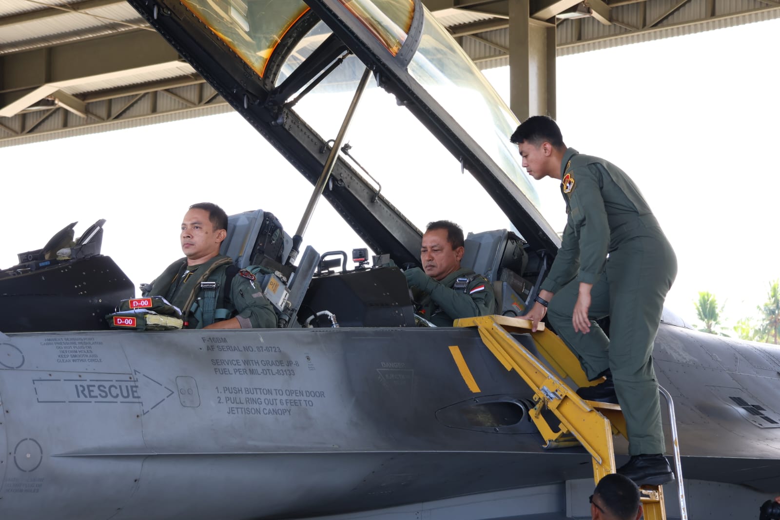 Patroli Udara F-16 TNI AU Perkuat Pengamanan Wilayah Utara Indonesia