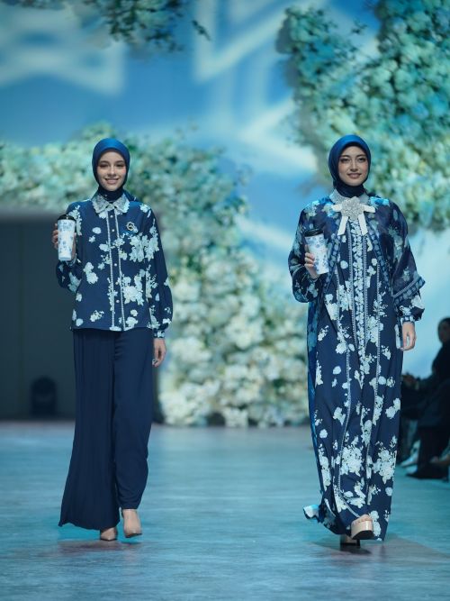 Kolaborasi Ivan Gunawan x Kopi Kenangan, Nuansa Romantis untuk Inspirasi Busana Hari Raya