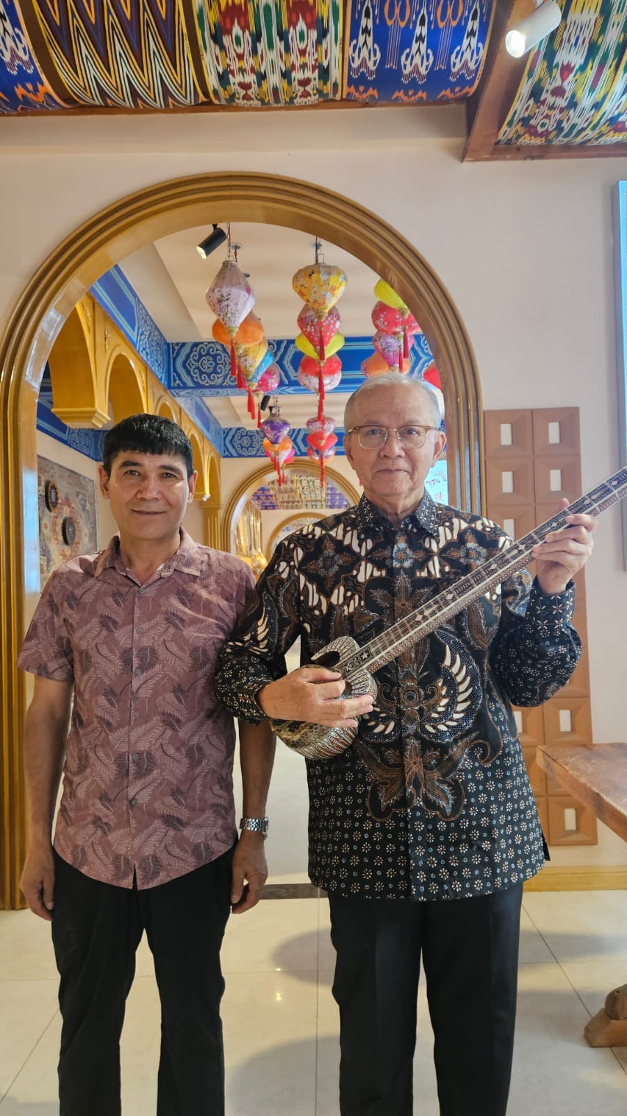 Kota Orang Uighur, Yang Penuh Warna Musik, Banyak Masjid dan Saksi Bisu Persilangan Budaya