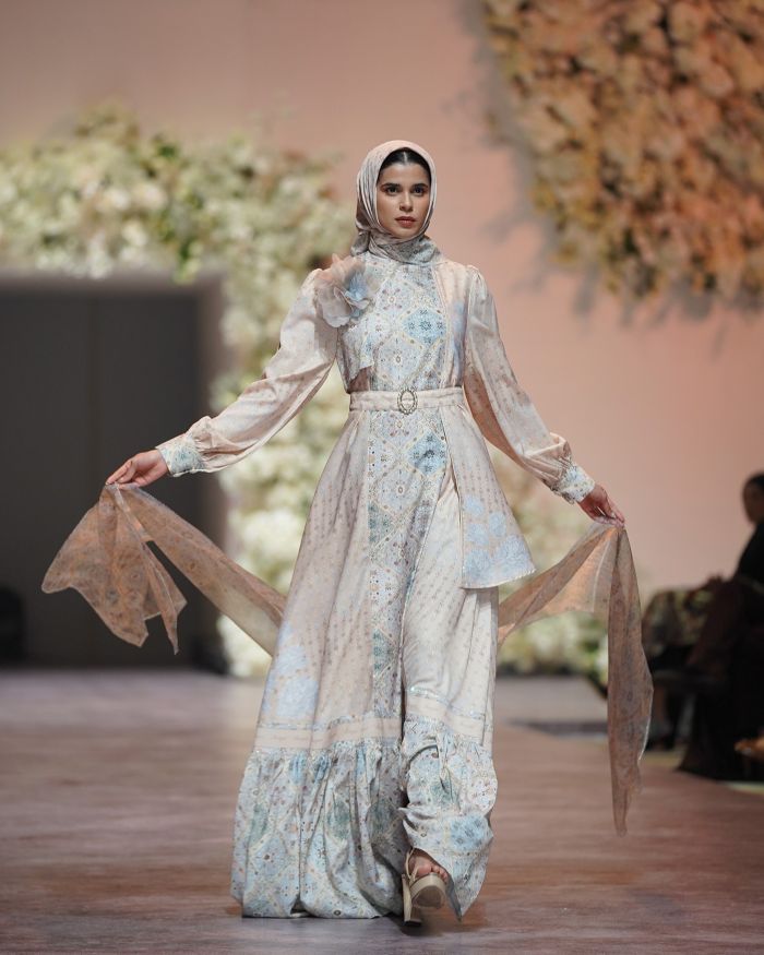 Mosaic Bloom dari Amyza, Wujudkan Keindahan Bunga Peony dan Arsitektur Timur Tengah dalam Fashion