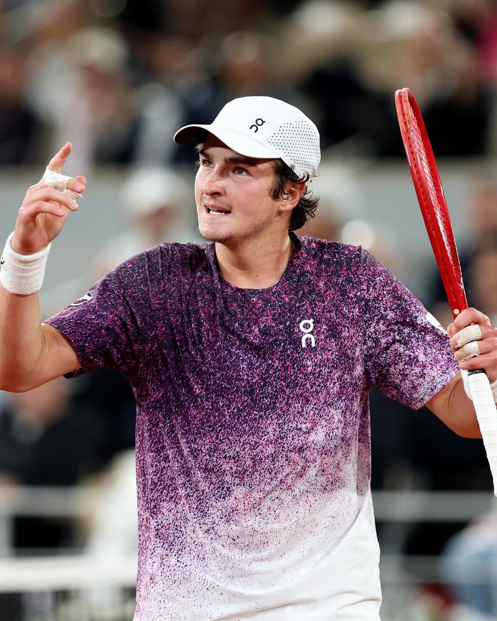 Joao Fonseca Akhirnya Takluk dari Mensik di Perempat Final Roland Garros, di Semifinal Mensik Ditunggu Zverev