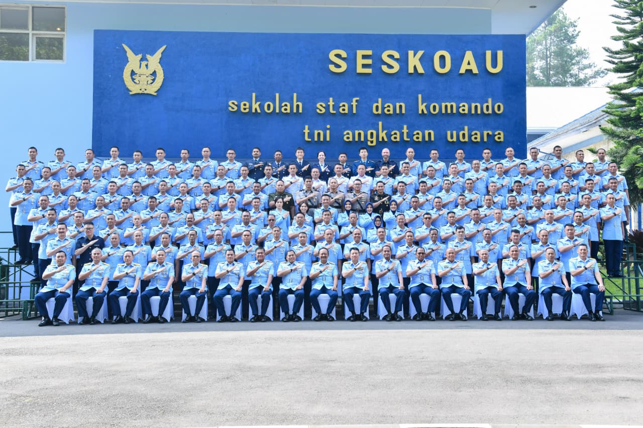 100 Perwira Lulus Seskoau Angkatan ke-64, TNI AU Siapkan Pemimpin Adaptif Hadapi Tantangan Masa Depan