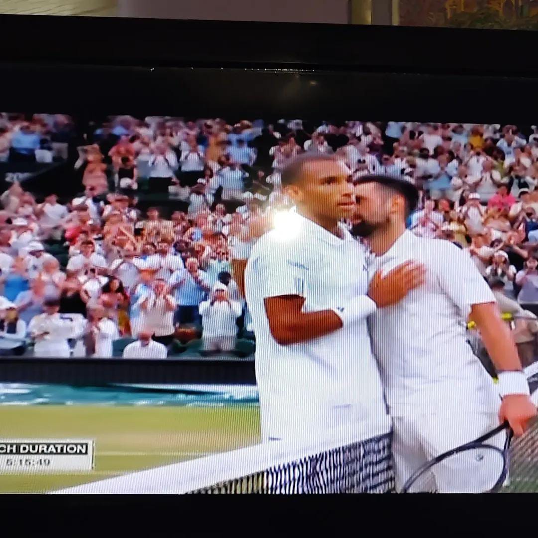 Novak Djokovic Gagah Perkasa, Taklukkan Felix Auger-Aliassime Setelah Bertarung Lebih 5 Jam di Perempat Final Wimbledon