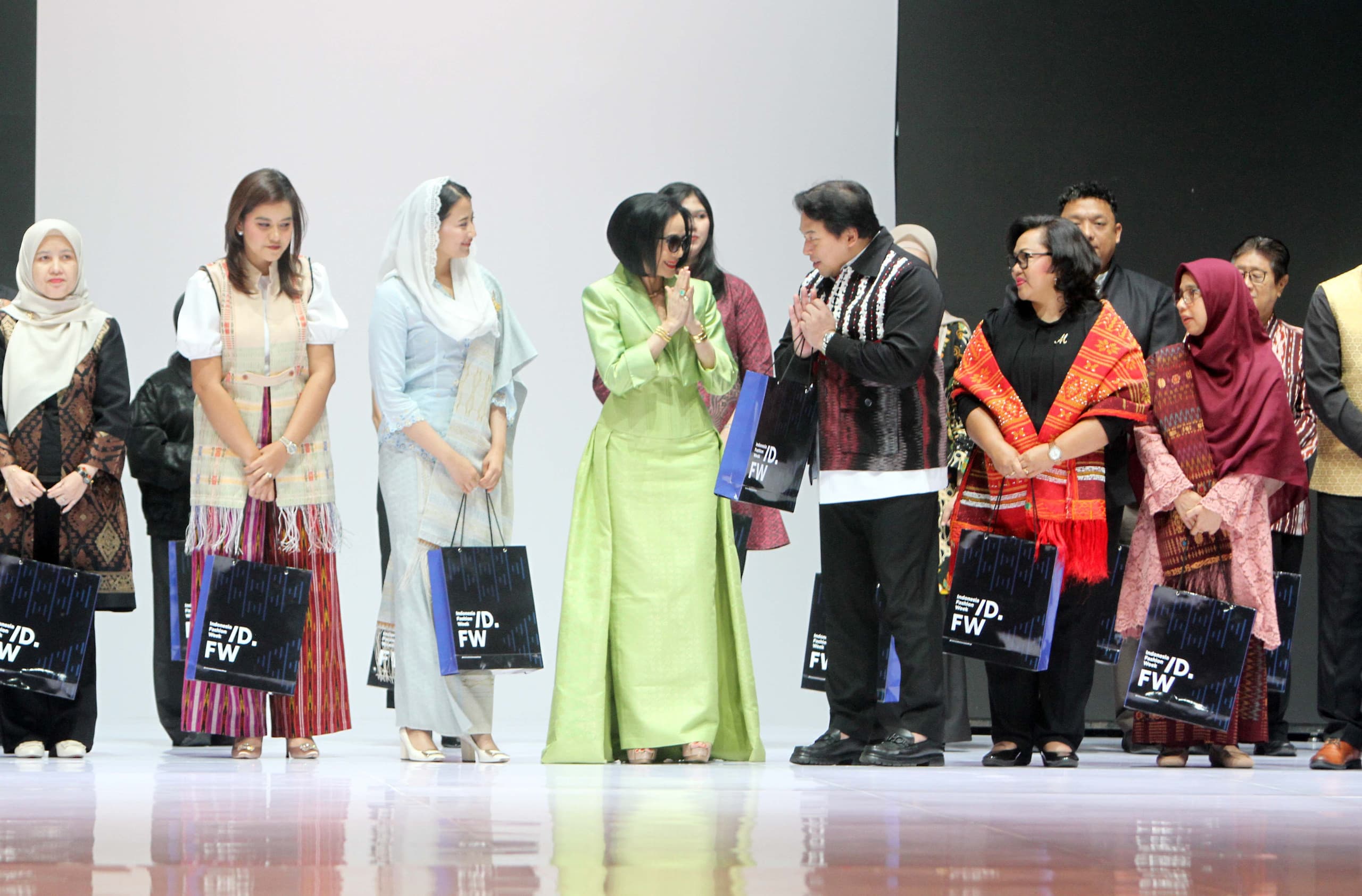 BTN Indonesia Fashion Week 2026 Resmi Digelar, Ulos Simetria Jadi Wajah Baru Mode Nusantara