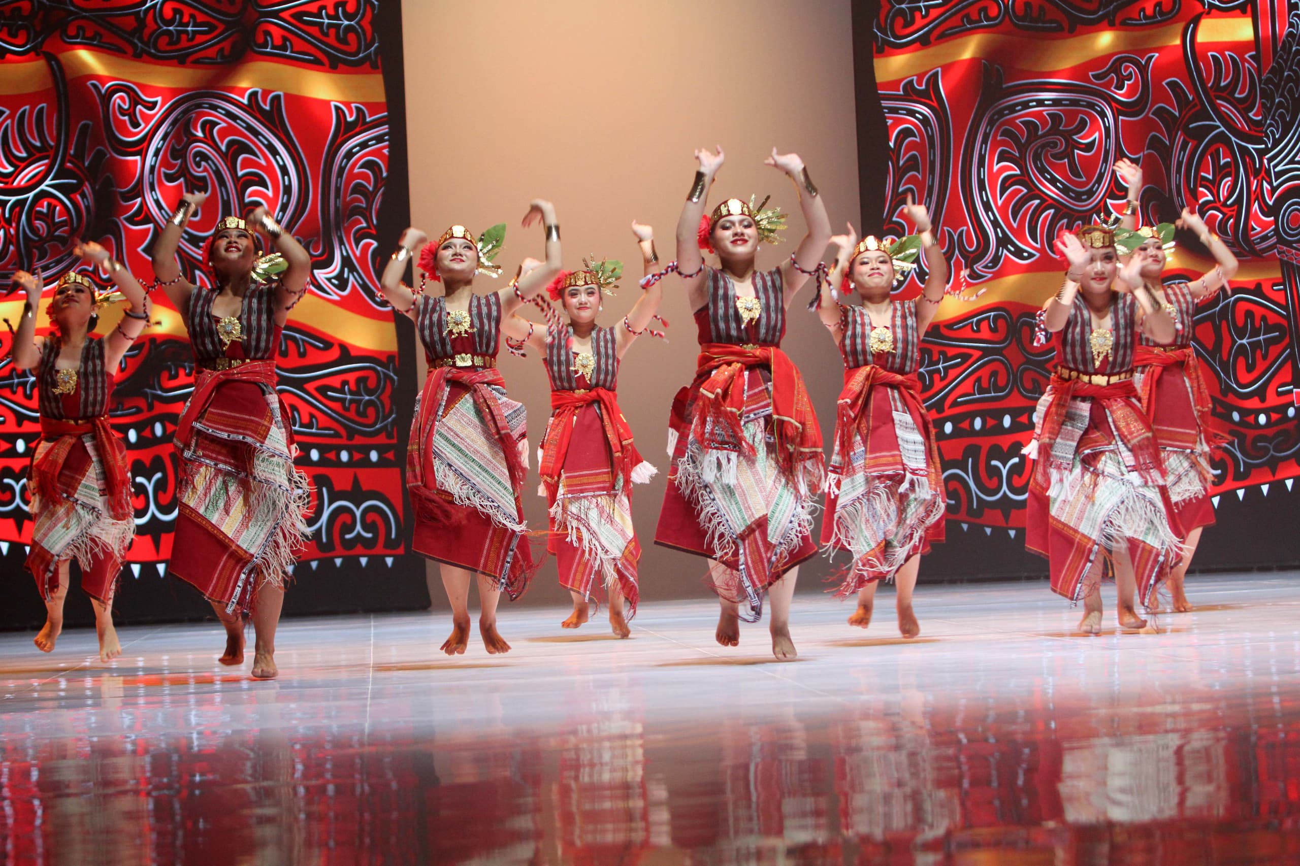 BTN Indonesia Fashion Week 2026 Resmi Digelar, Ulos Simetria Jadi Wajah Baru Mode Nusantara