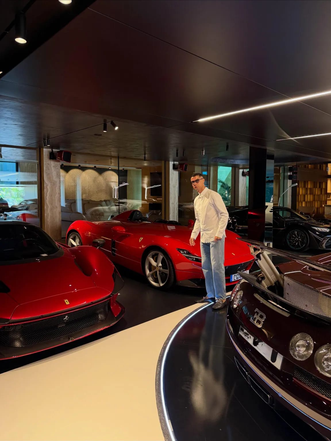 Cristiano Ronaldo Pamerkan Koleksi Supercar Rp352 Miliar Termasuk Ferrari dan Bugatti
