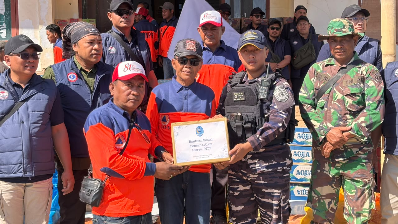 TNI AL dan Bank Indonesia Salurkan Bantuan Kemanusiaan di Pulau Palue, NTT