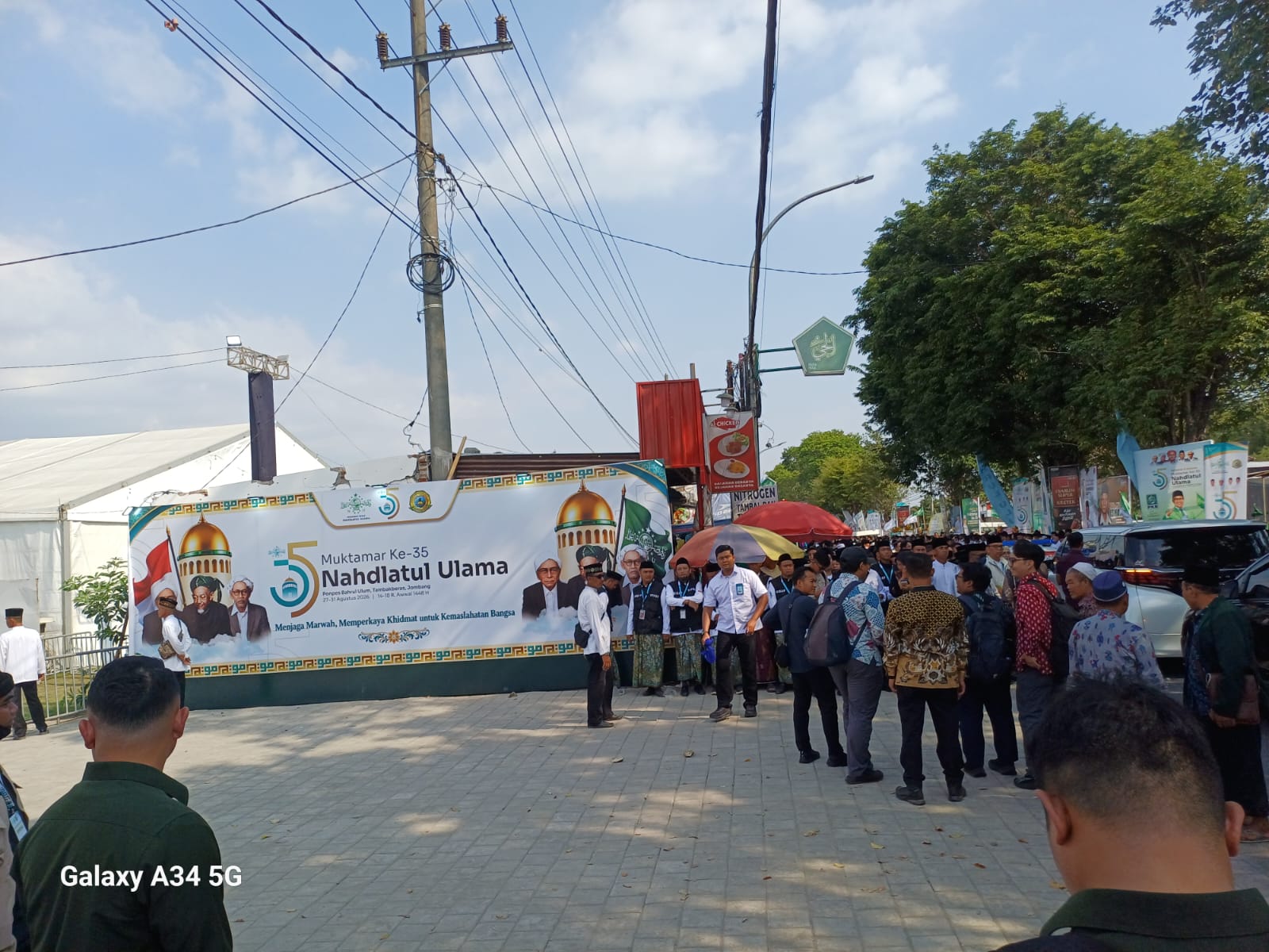 Muktamar NU ke 35 Meriah, Banyak Pejabat Hadir dan Isu Hangat Tetap Perebutan Ketum PBNU