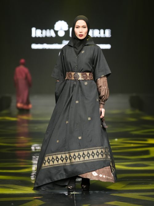 Pesona Perpaduan Tenun Bungong Jeroe-Jumputan Wongkito Bergaya Modern dari Irna La Perle