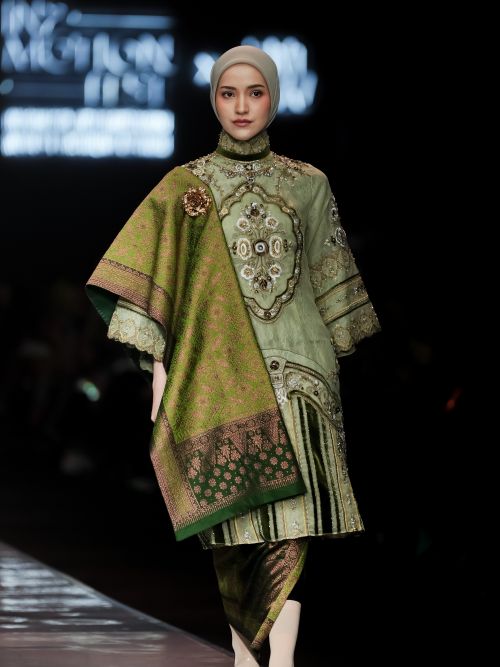 Puspa Nusantara Karya Ayu Dyah Andari, Harmoni Wastra Indonesia dalam Balutan Elegan