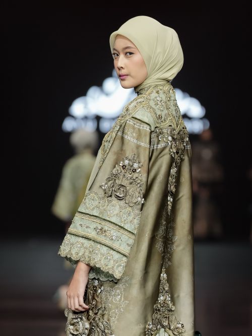 Puspa Nusantara Karya Ayu Dyah Andari, Harmoni Wastra Indonesia dalam Balutan Elegan